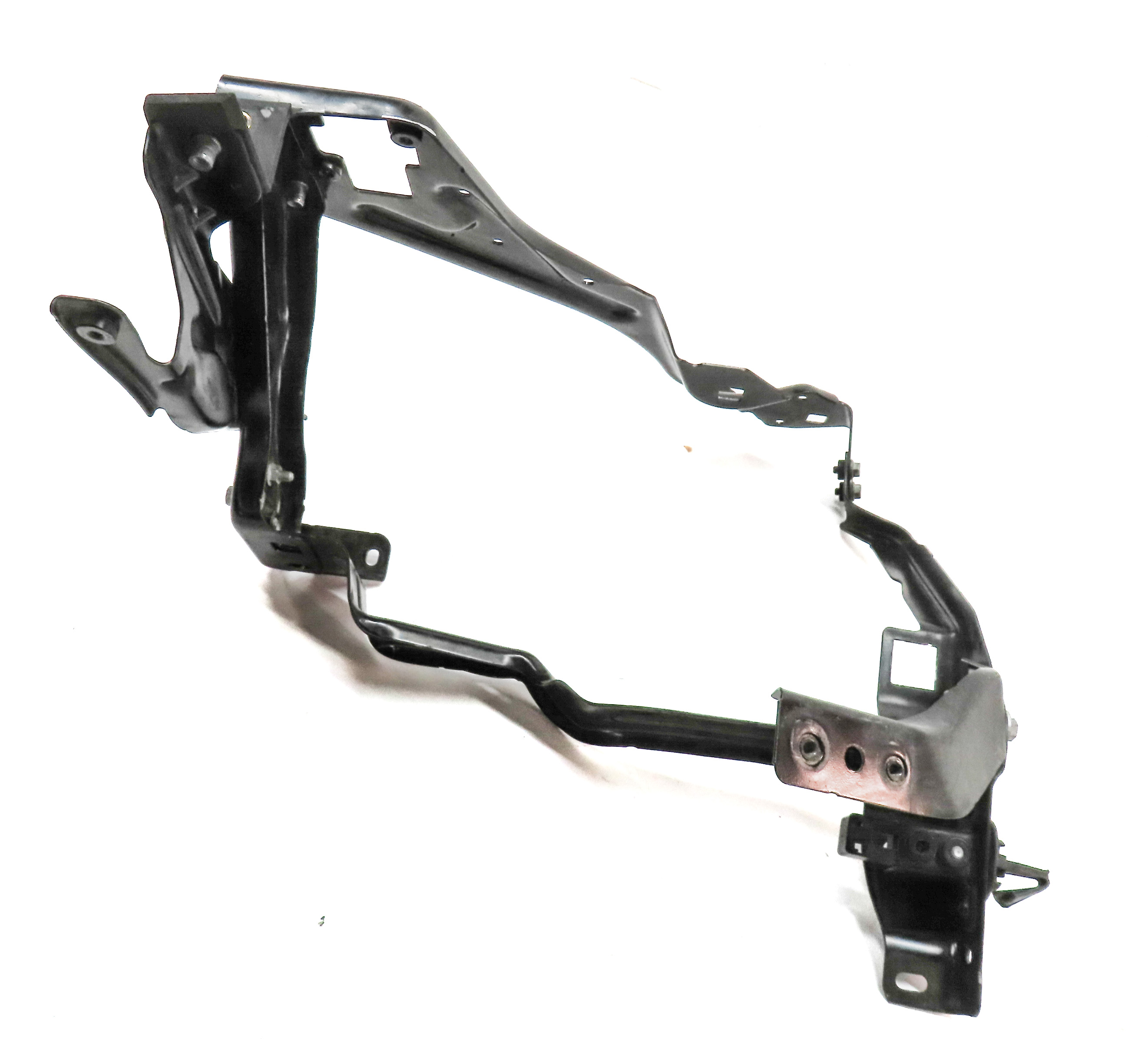 2013 MERCEDES C250 (W204) FRONT LEFT DRIVER HEADLIGHT LAMP MOUNT BRACKET — exact item pictured